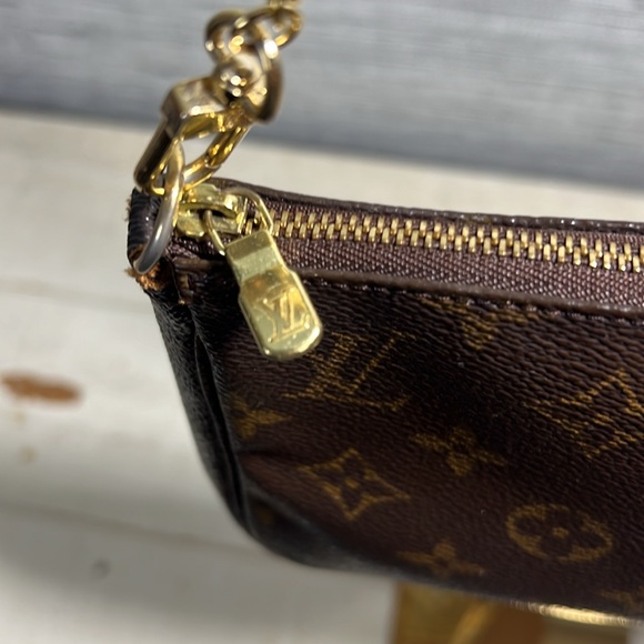 Louis Vuitton Pouch Bag Pochette Monogram ✅COA Included - Picture 8 of 16